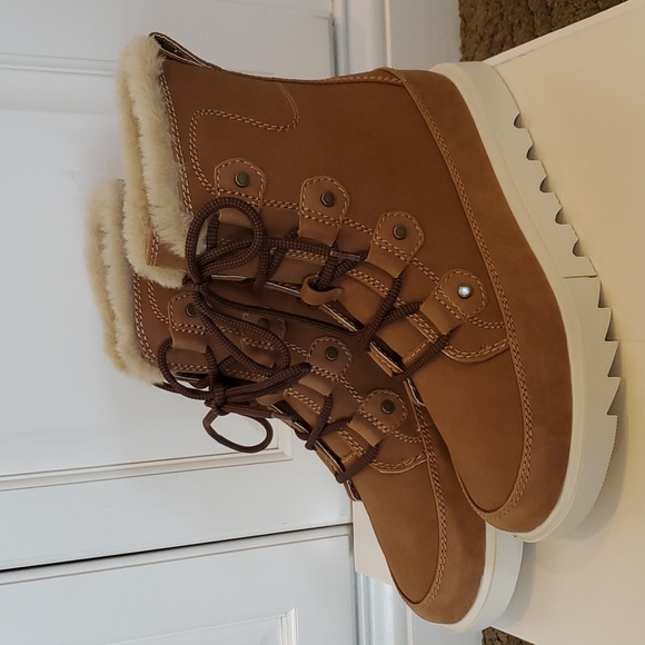 Womens UNIONBAY Chestnut FIONA Lace Up Faux Leather Boots Size 7 10 Faux Fur NWT - Picture 1 of 5